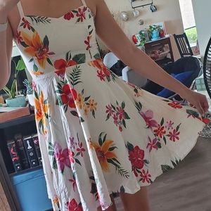 Old Navy Floral/Tropical Dress